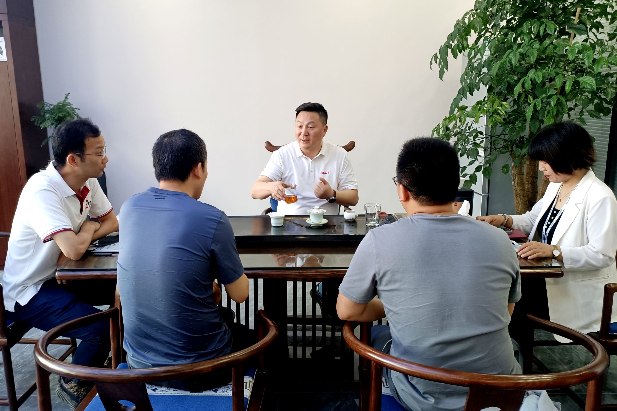 合肥星空物联参观新百胜集团科技