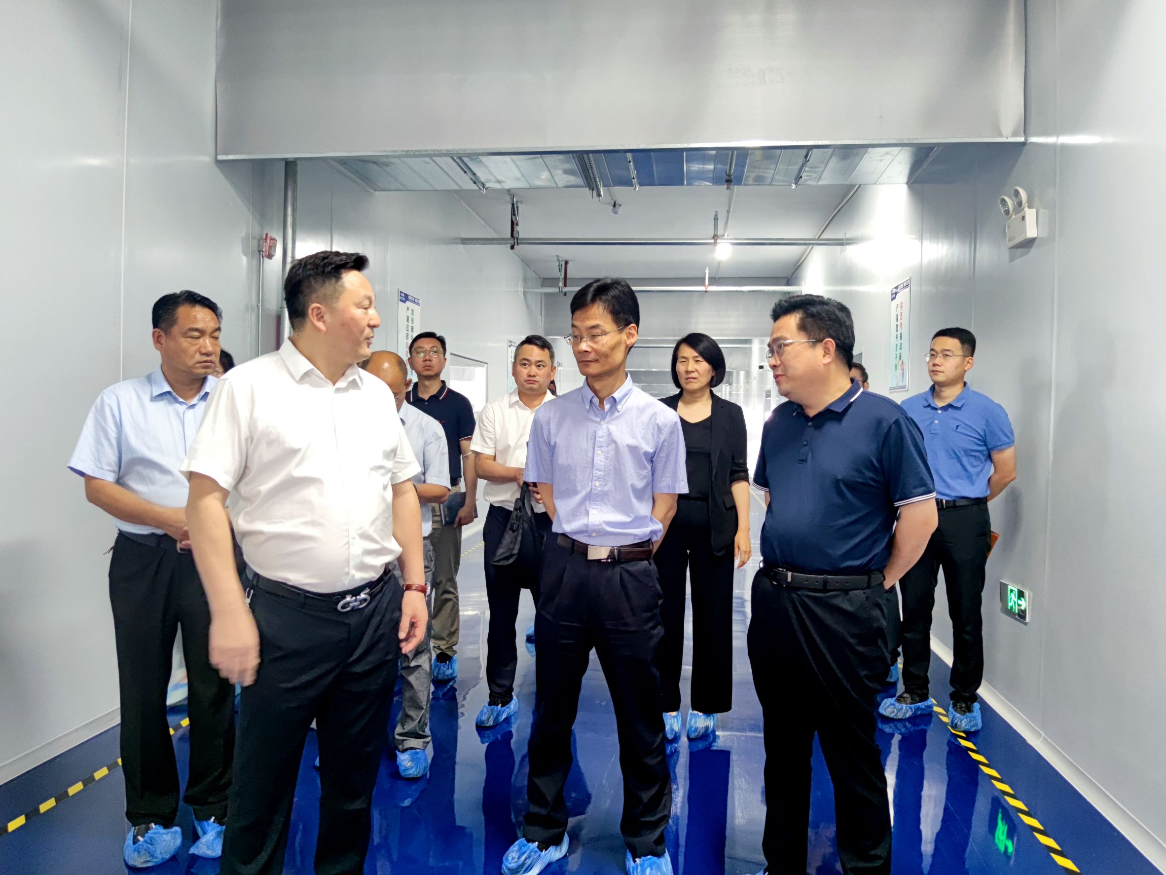 高新区管委会莅临新百胜集团调研指导 (4)